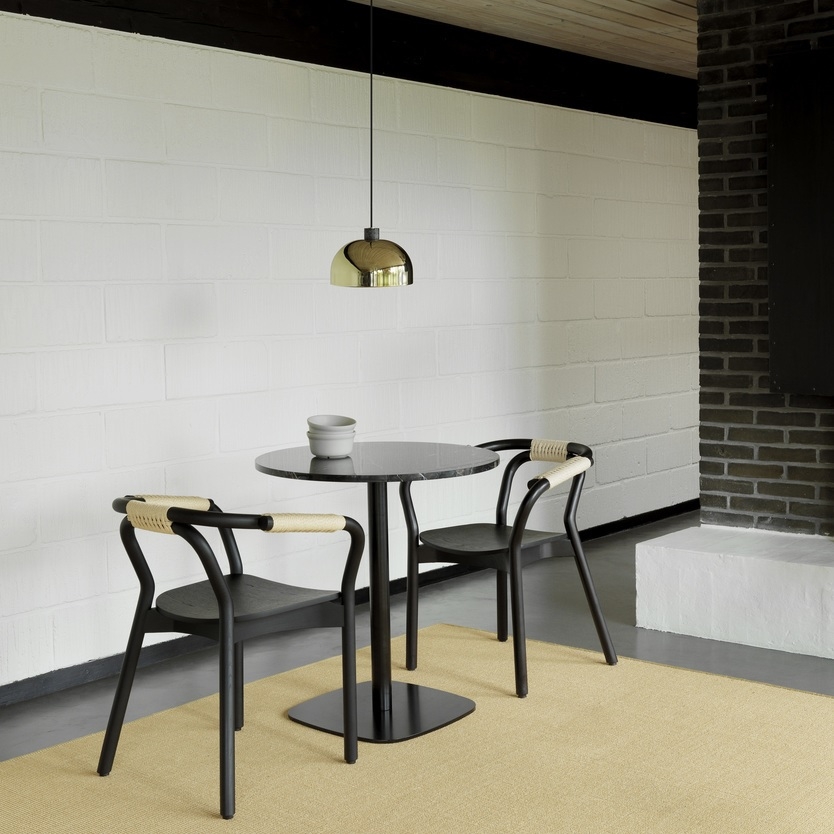 2020_knot_chair_black_nature_form_cafe_table_marble_0_h74_5cm_black_01