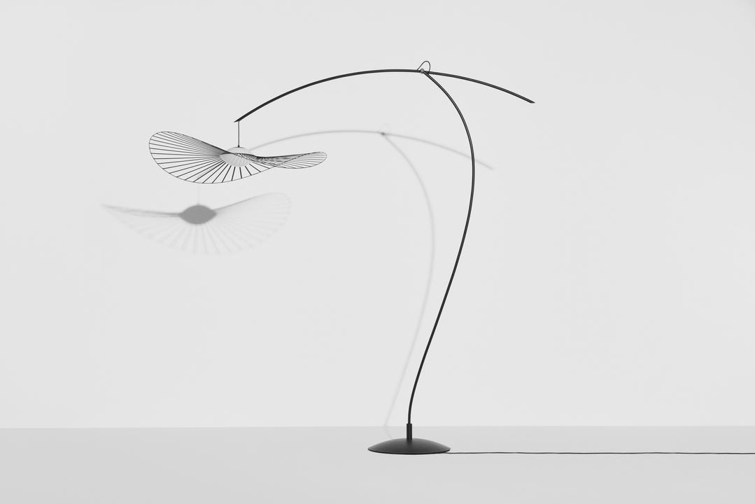 2022_09_21_petite_friture_packshot_15__l0840903_vertigonova_floor_lamp_110_blackwhite_3_019