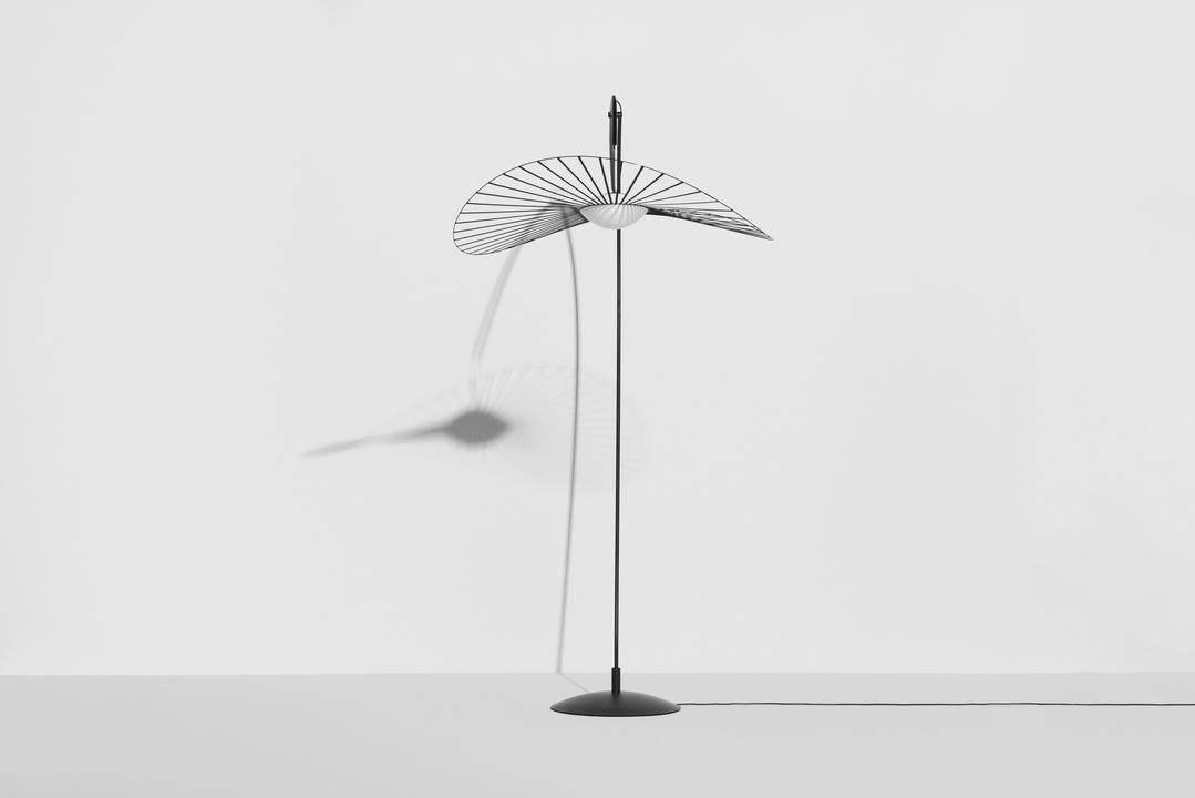 2022_09_21_petite_friture_packshot_15__l0840903_vertigonova_floor_lamp_110_blackwhite_4_027