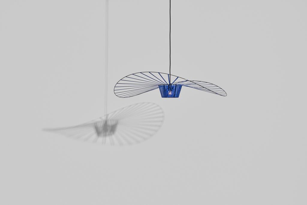 2023_07_05_petite_friture_packshot_l0020909_vertigo_cobalt_110cm_on_024