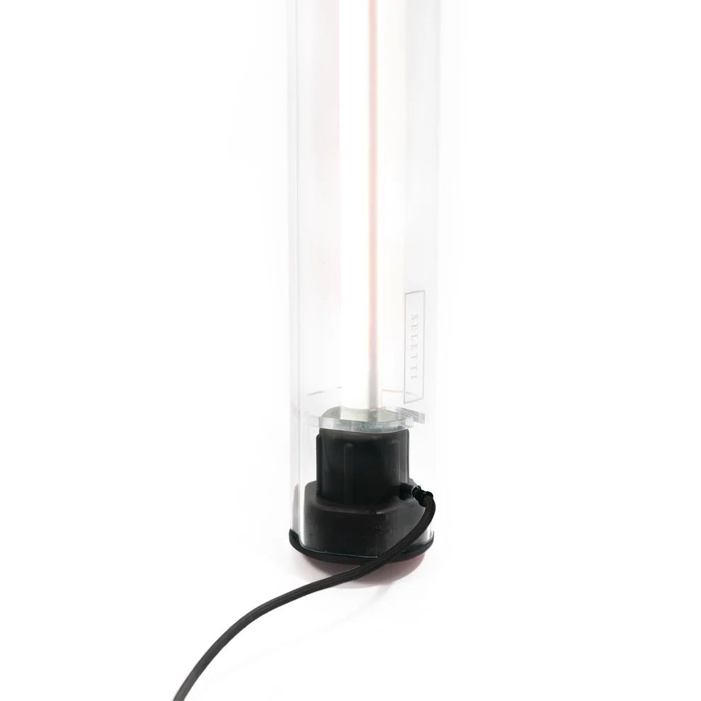 BIC_LAMPE_NOIRE_2