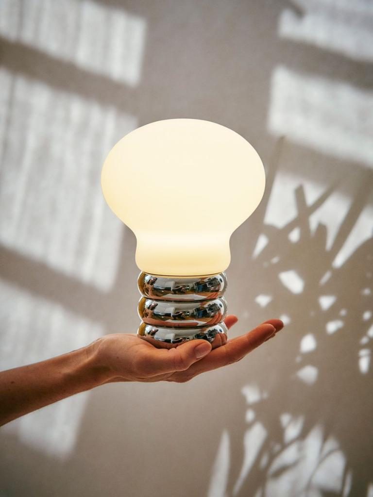 b-bulb-lampe-de-table-ingo-maurer-ilightyou-3