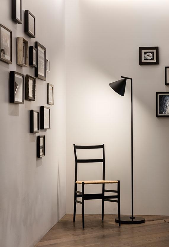 captain-flint-floor-anastassiades-flos-F15300-product-life-02-571x835