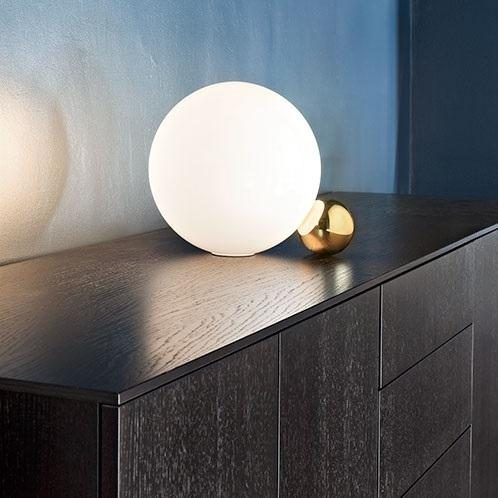 copycat-table-anastassiades-flos-f19520-product-life-03-720x498