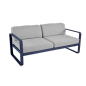 Bellevie Canapé 2 place Bleu Abysse Coussins Gris Flanelle