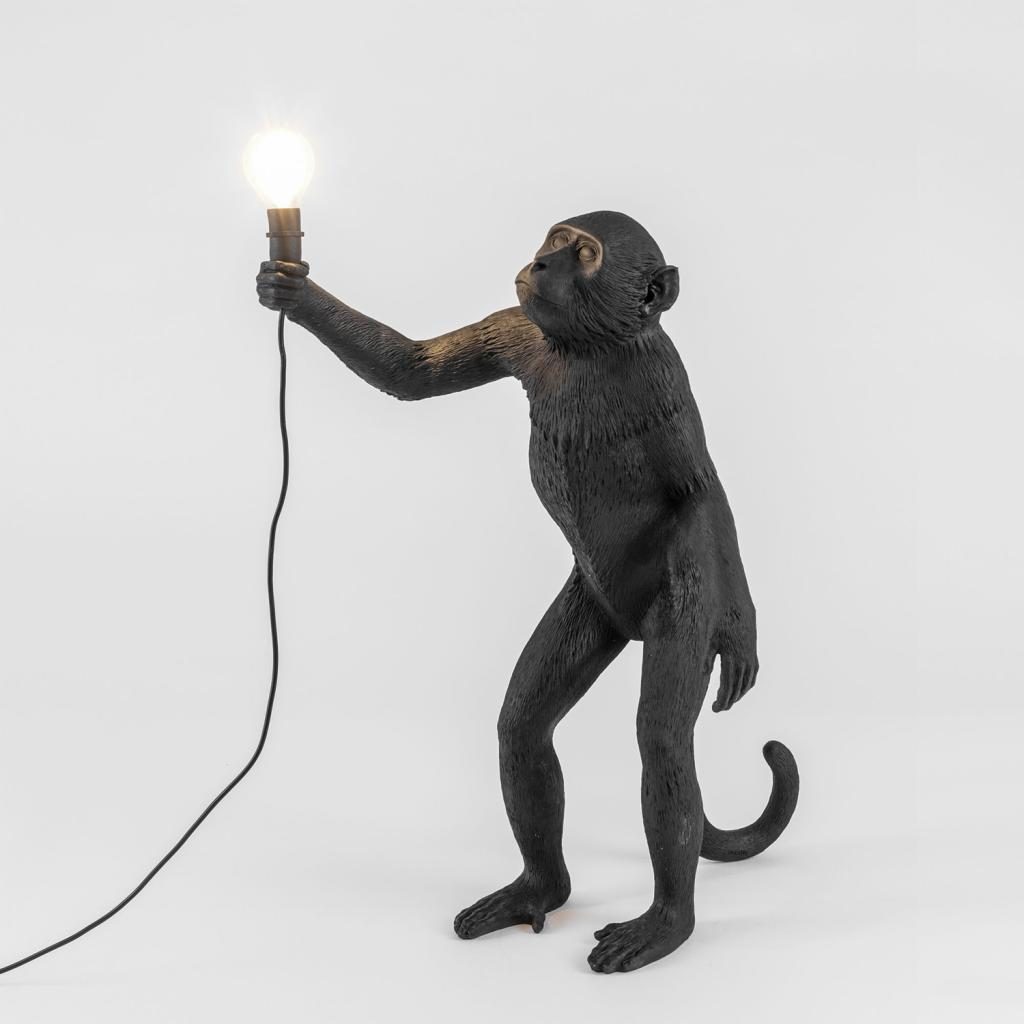 luminaire-exterieur-seletti-monkey-lampe-a-poser-singe-debout-exterieur-noir-h54cm-19916-420
